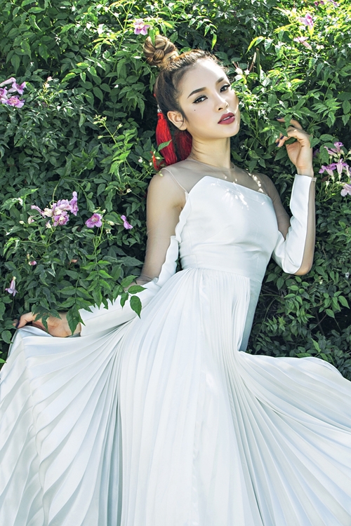 phuong-trinh-jolie-khoe-sac-trong-trang-phuc-a-dong-4