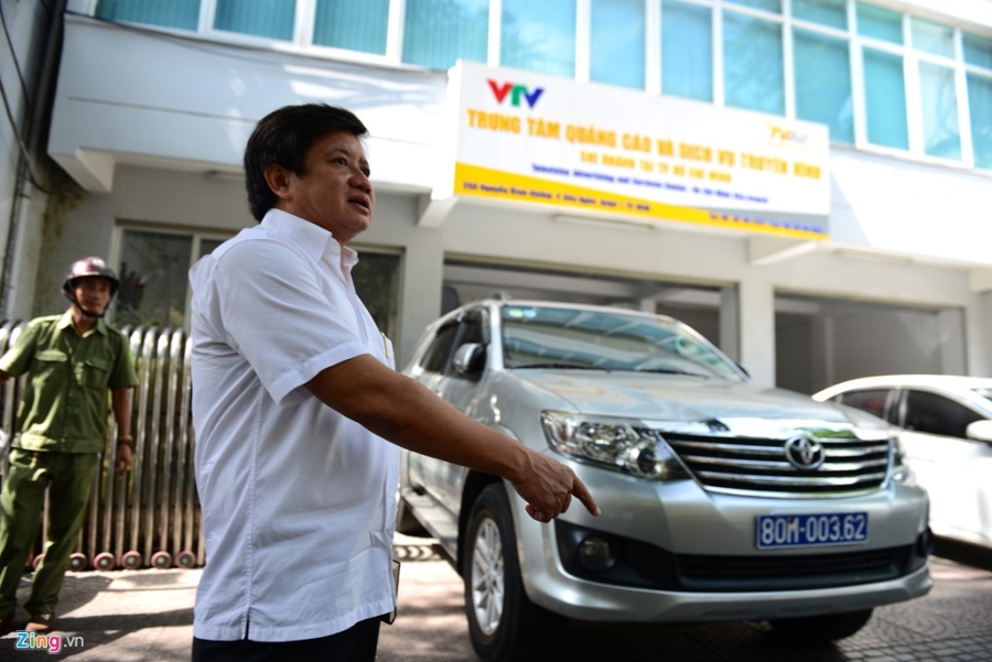 Quan 1 cho pha tuong lan via he cua van phong Bo Cong thuong hinh anh 6