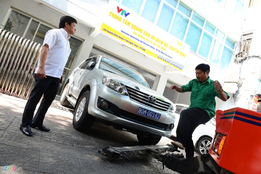 Quan 1 cho pha tuong lan via he cua van phong Bo Cong thuong hinh anh 7