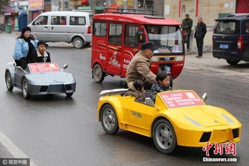Tự chế dàn Lamborghini mui trần để... đưa cháu đi học ảnh 5