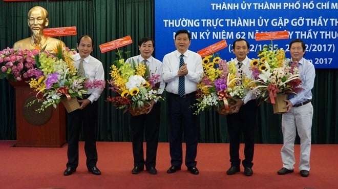 Bi thu Thang: 'Toi tin TP.HCM se dat duoc giai Nobel Y hoc' hinh anh 1