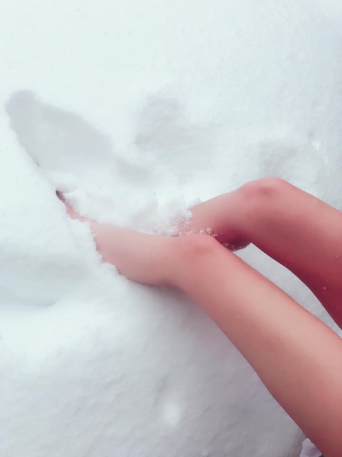 Khỏa thân trong tuyết, hot girl xứ Đài bị nghi ngờ chiêu trò hình ảnh 2 khoa than trong tuyet, hot girl xu dai bi nghi ngo chieu tro hinh anh 2