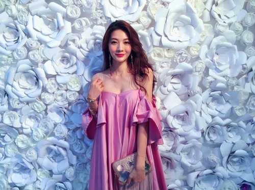 Khỏa thân trong tuyết, hot girl xứ Đài bị nghi ngờ chiêu trò hình ảnh 4 khoa than trong tuyet, hot girl xu dai bi nghi ngo chieu tro hinh anh 4