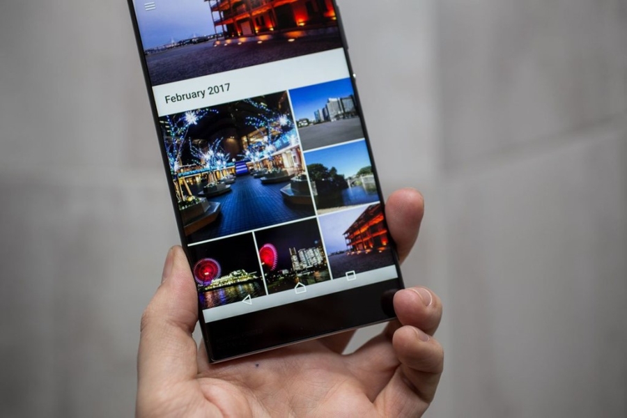 Can canh Xperia moi: Su bao thu cua Sony hinh anh 11