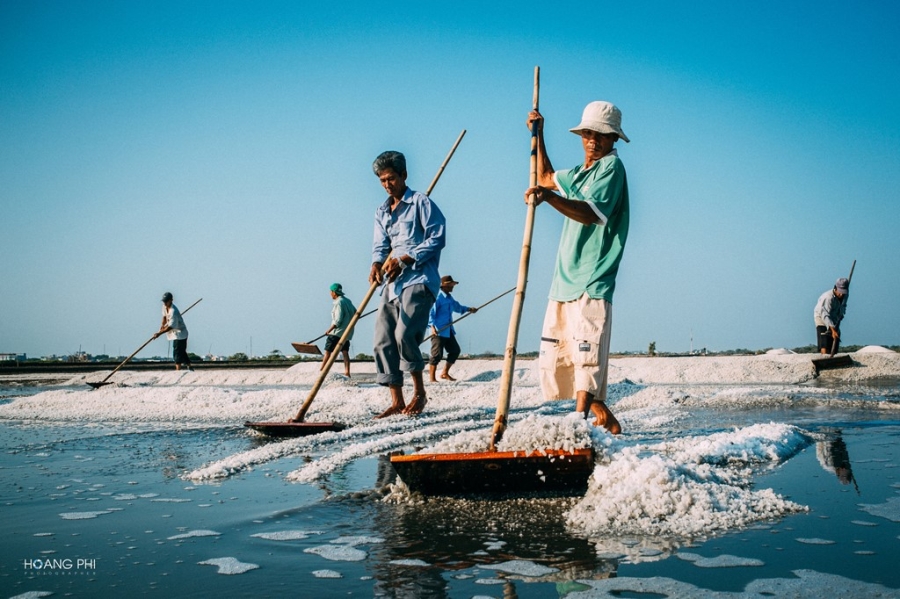 Canh dong muoi Ba Ria - Vung Tau ngay nang gat hinh anh 8