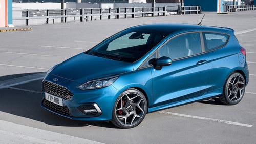 Ford Fiesta ST 2018 thách thức mọi siêu xe - 1