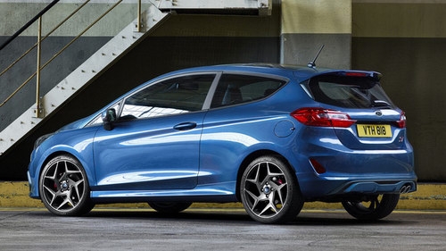 Ford Fiesta ST 2018 thách thức mọi siêu xe - 2