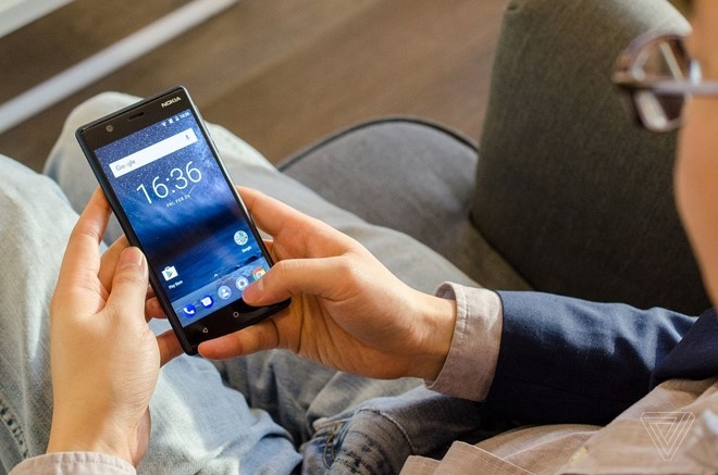 Nokia 3 va Nokia 5 ra mat: Vo kim loai, gia 147 va 199 USD hinh anh 2