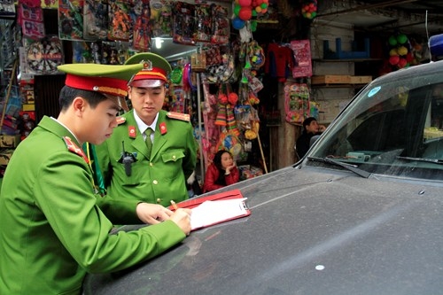 Sau TPHCM, Hà Nội “ra quân” lấy lại vỉa hè ảnh 4