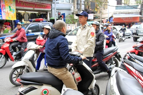 Sau TPHCM, Hà Nội “ra quân” lấy lại vỉa hè ảnh 7