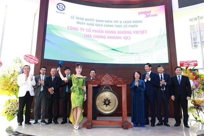 Ba Nguyen Thi Phuong Thao vao top 3 nguoi giau tren san hinh anh 1