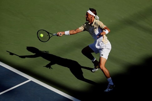 ĐKVĐ Wawrinka bất ngờ bị loại ở vòng 1 giải Dubai - ảnh 1