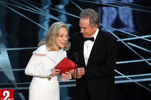 Hé lộ quy trình xử lý phong bì chiến thắng gây nhầm lẫn của Oscar 2017 - ảnh 3