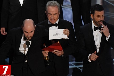Hé lộ quy trình xử lý phong bì chiến thắng gây nhầm lẫn của Oscar 2017 - ảnh 8