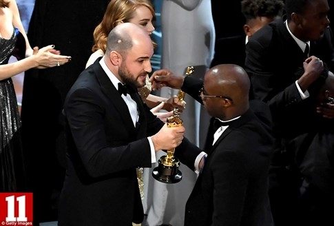 Hé lộ quy trình xử lý phong bì chiến thắng gây nhầm lẫn của Oscar 2017 - ảnh 12