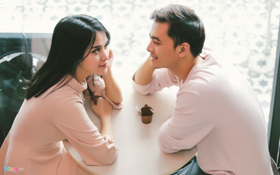 Tu Vi - Van Anh ban nha, xe de lam phim hinh anh 2