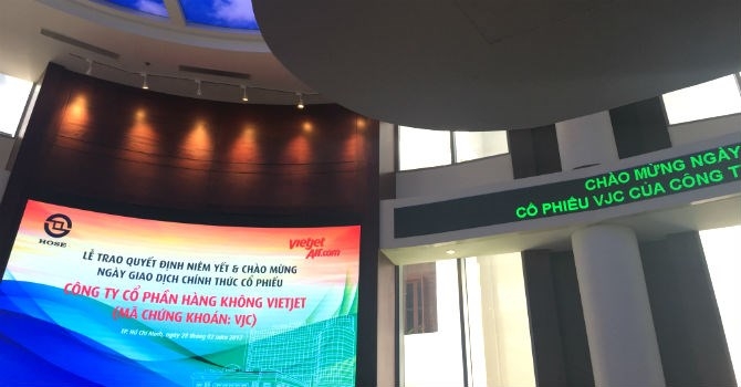 Vietjet tăng kịch trần ngày chào sàn, dư mua hàng triệu cổ phiếu
