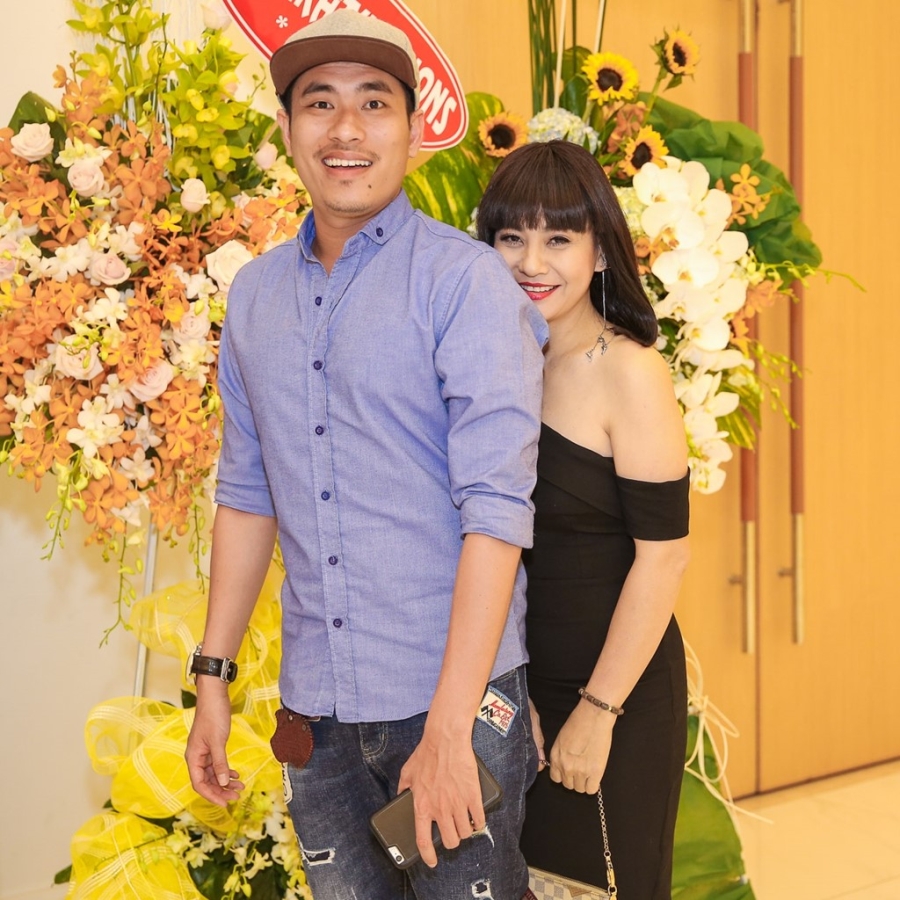 Cat Phuong va ban trai kem 8 tuoi du tiec cua Phan Dinh Tung hinh anh 2
