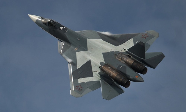Chiến đấu cơ Sukhoi-T50 của Nga thực hiện chuyến bay đầu tiên vào tháng 1/2010 và đang ở giai đoạn bay thử nghiệm cuối cùng trước khi bàn giao cho các lực lượng trong thời gian tới. (Ảnh: Sputnik)