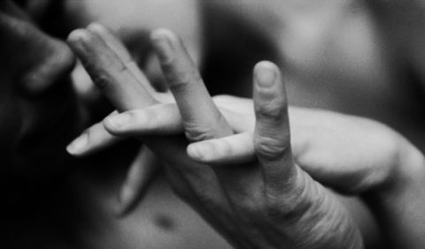 Kết quả hình ảnh cho Nam 9X 'thân mật' với thiếu nữ vướng lao lý