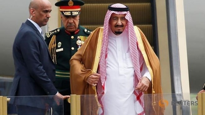 Vua Saudi: 1.500 tuy tung, 500 tan hanh ly, 2 thang may hinh anh 1