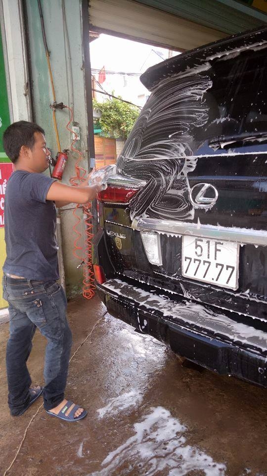 Bắt gặp chuyên cơ mặt đất Lexus LX570 2016 biển ngũ quý 7 tại Sài Gòn - Ảnh 2.
