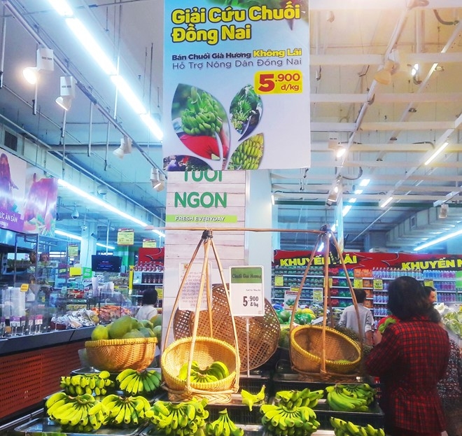 Chen nhau mua chuoi 'ban khong lai' gia 5.900 dong/kg hinh anh 1
