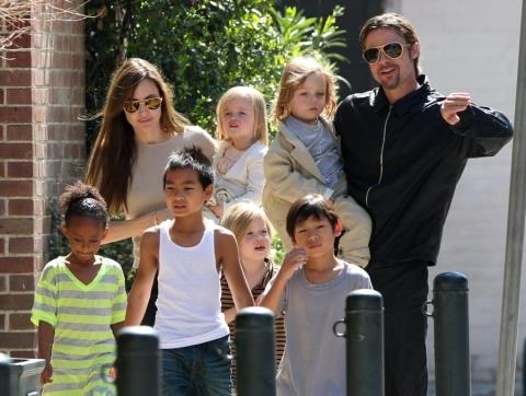 ông chồng soái ca, sao Hollywood, Brad Pitt, Lưu Khải Uy, huyền thoại cầu lông thế giới Lin Dan,sao Hoa ngữ