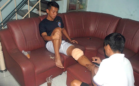 anh-khoa-giai-nghe-sau-cu-vao-bong-cua-que-ngoc-hai