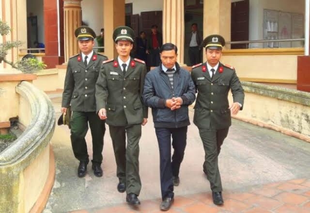 bí thư xã nhắn tin xúc phạm bí thư huyện, bí thư xã, bí thư huyện