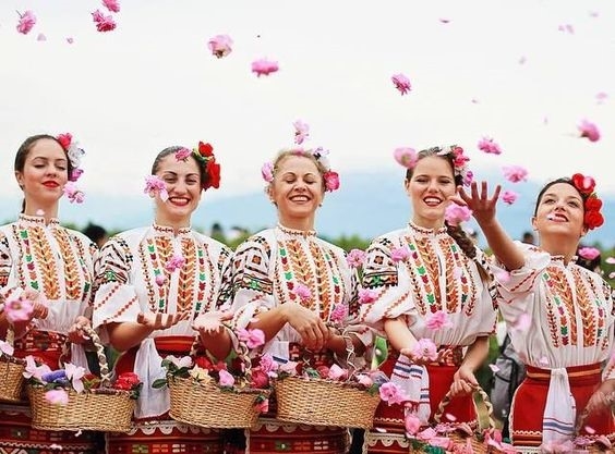 Le hoi hoa hong o Bulgaria dien ra nhu the nao? hinh anh 2