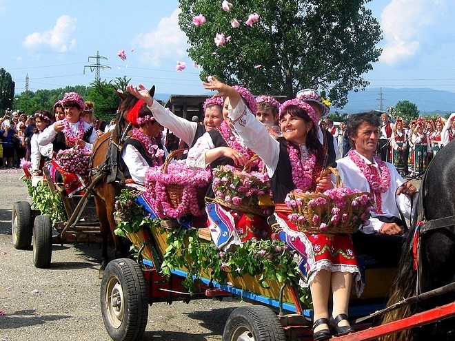 Le hoi hoa hong o Bulgaria dien ra nhu the nao? hinh anh 8