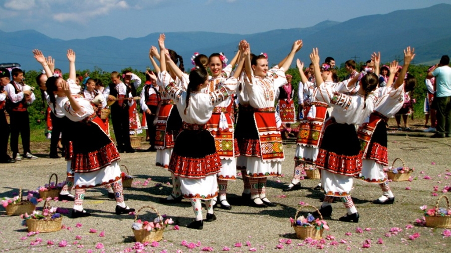 Le hoi hoa hong o Bulgaria dien ra nhu the nao? hinh anh 9