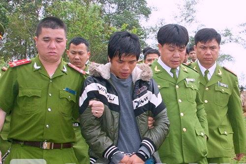 con-cuong-dam-cua-ke-ep-thieu-nu-tra-no-bang-tinh