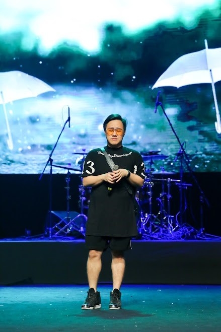 Son Tung M-TP bit kin mit di tong duyet hinh anh 6