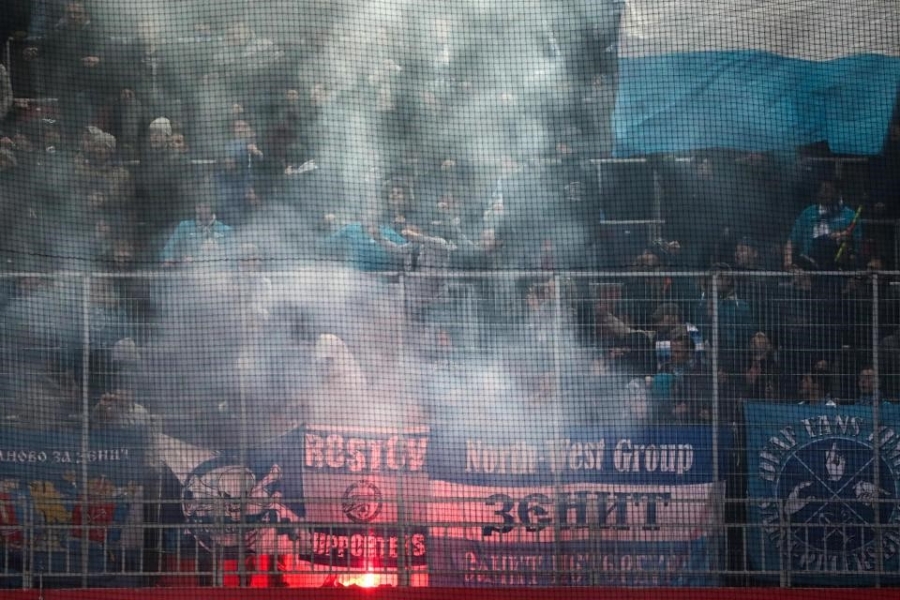 Bao luc bung phat o tran CSKA Moscow gap Zenit hinh anh 10