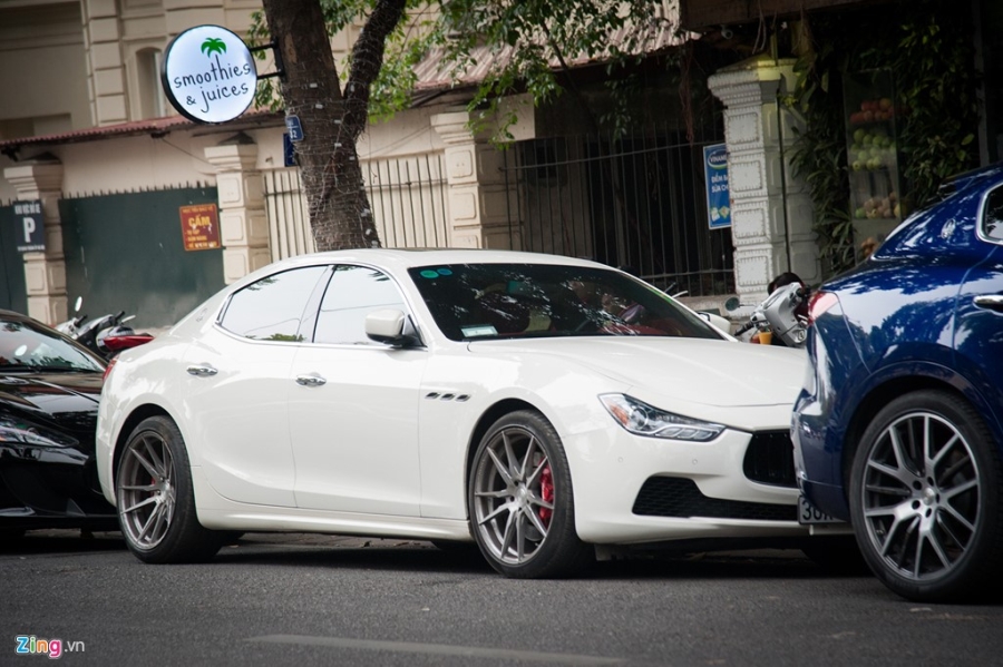 Dai gia Ha Noi khoe dan xe Maserati dip cuoi hinh anh 6