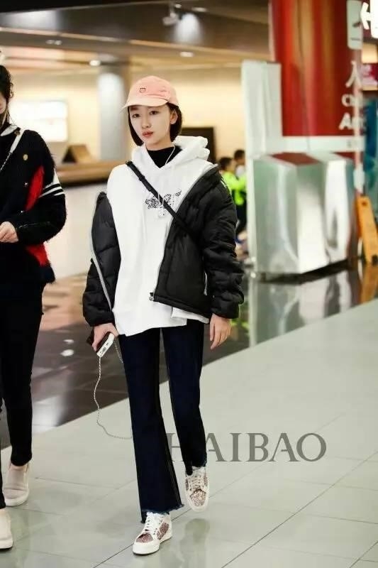 Muon kieu dien ao hoodie cua sao Hoa ngu hinh anh 8