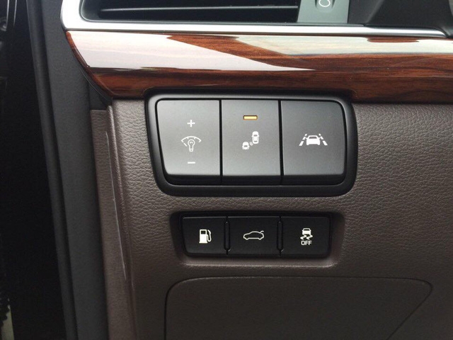 Sedan cao cấp Kia K7 2017 xuất hiện tại Việt Nam, giá khoảng 1,8 tỷ Đồng - Ảnh 9.