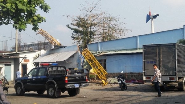 Sập cần cẩu, Sài Gòn, 2 người bị thương, dự án căn hộ Topaz, quận 12