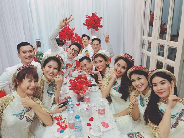 dien-vien-nguyet-anh-len-xe-hoa-voi-ong-xa-nguoi-an-do-8