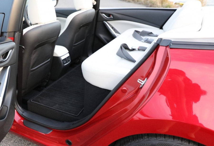 Mazda6 bien thanh xe mui tran la mat hinh anh 5