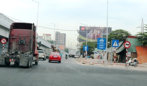 xe-cho-go-phot-lo-lenh-cam-duong-o-hai-phong-1
