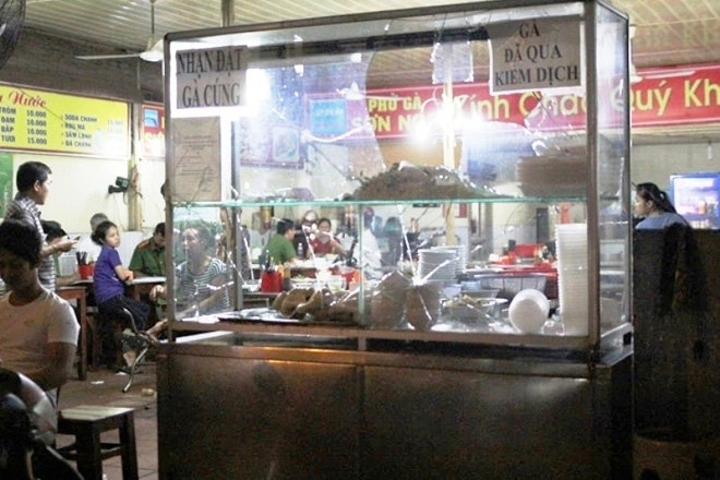 Xác định được nhóm côn đồ chém một công an bị thương ở Sài Gòn - Ảnh 2.