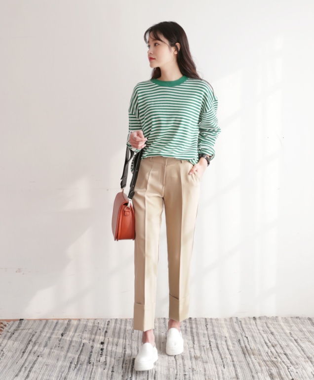 Áo phông dài tay, chiếc áo tưởng chừng đơn điệu lại có cách diện đẹp không thể ngờ - Ảnh 7.