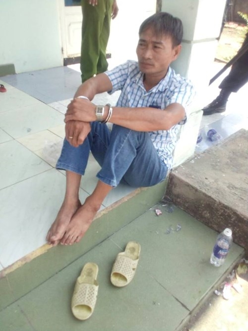 Bắt quả tang vụ rút ruột xe bồn xăng dầu gần Tổng kho xăng dầu Cát Lái - ảnh 1