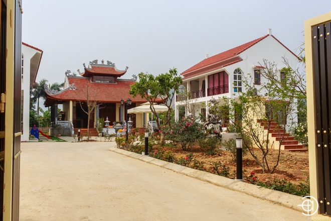 Cận cảnh cơ ngơi gần 2000m2 của ca sĩ Việt Hoàn - Ảnh 1.