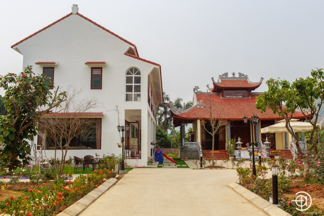 Cận cảnh cơ ngơi gần 2000m2 của ca sĩ Việt Hoàn - Ảnh 2.