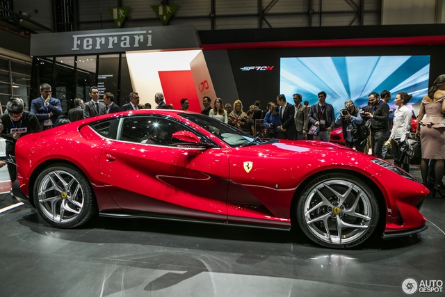 Cận cảnh siêu ngựa Ferrari 812 Superfast - Ảnh 4.