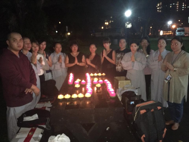 Em bé não úng thuỷ bị bỏ rơi trước cổng chùa đã ngưng thuốc, không còn khả năng phẫu thuật tại Singapore - Ảnh 5.